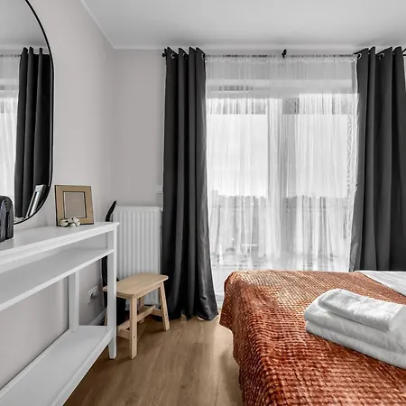 Yellow Soho Factory Elegant By Bookinghost דירה ורשה