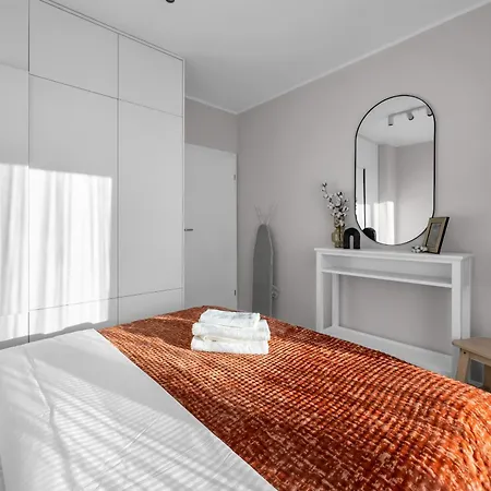 Yellow Soho Factory Elegant By Bookinghost Appartement